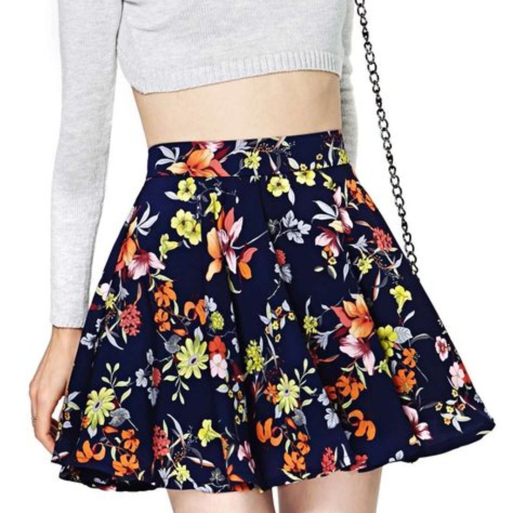 Women's Medium Nasty Gal Blue Floral Osaka Skater Skirt